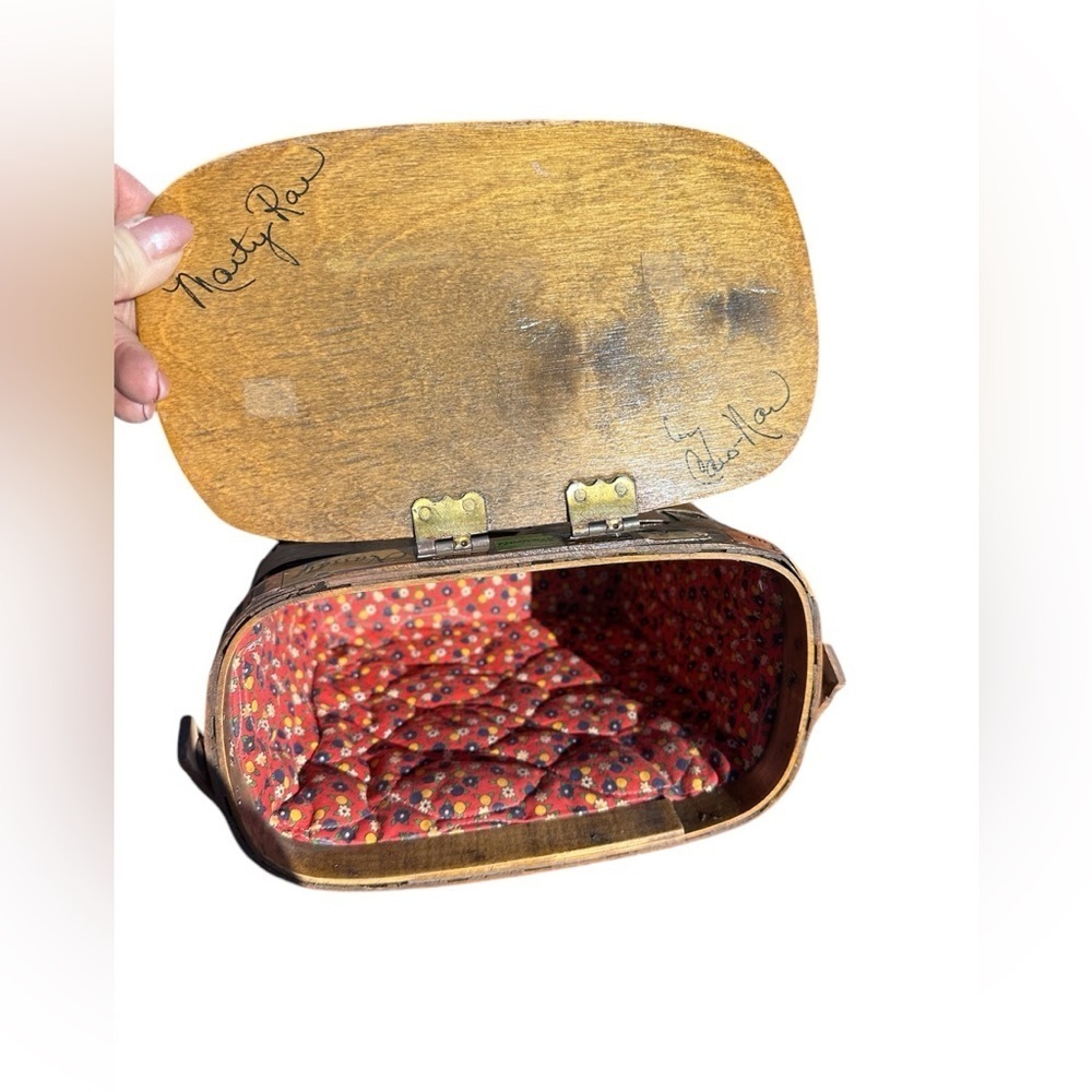 Caro Nan Signed Unique Vintage 1960s Hand Painted Hinged Basket Wooden Lid - Picture 4 of 5